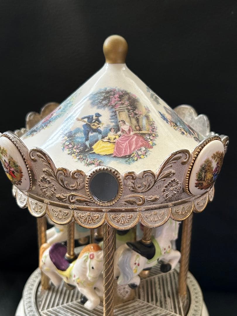 アンティーク　美しいメリーゴーランド オルゴール 陶器製