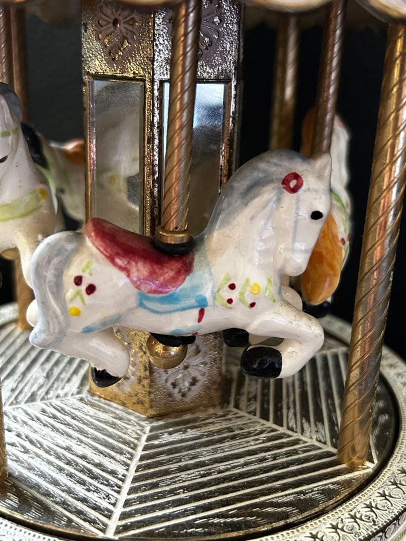 アンティーク　美しいメリーゴーランド オルゴール 陶器製