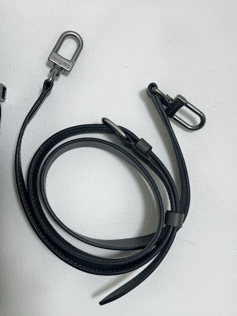 ルイヴィトン　LOUISVUITTON グレー レザー パソコンバッグ　ビジネス