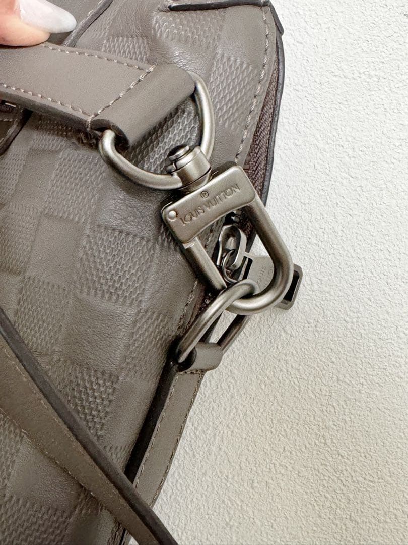 ルイヴィトン　LOUISVUITTON グレー レザー パソコンバッグ　ビジネス