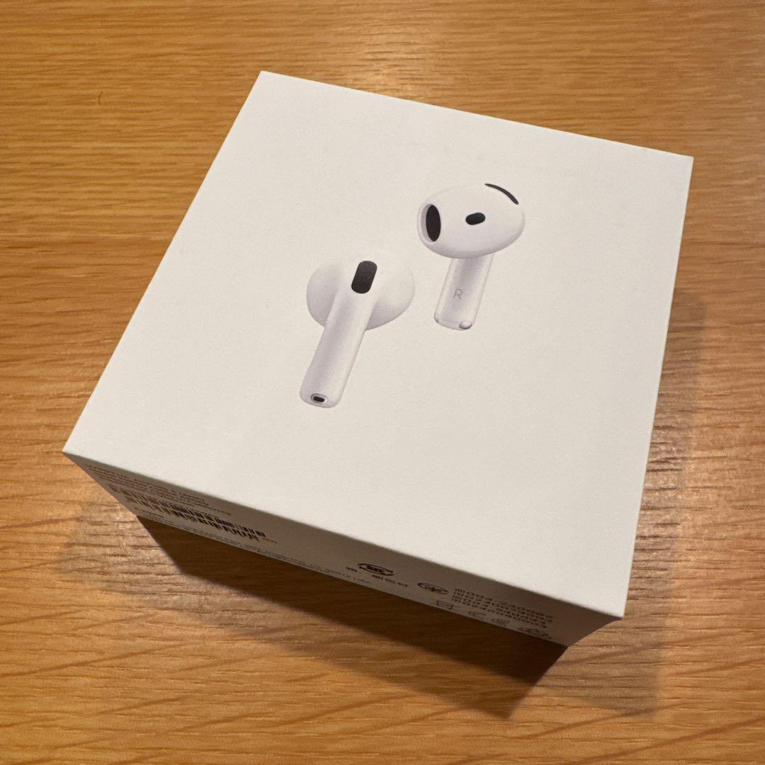 Apple AirPods 4 本体 充電ケース付き　値下げしました