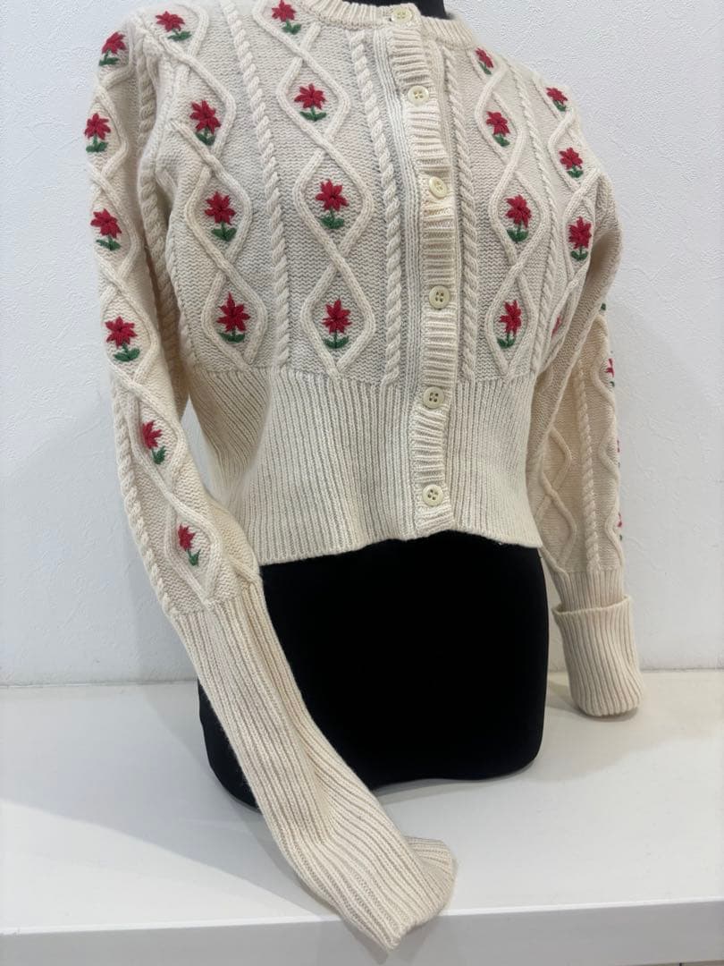 HOLIDAYホリデイフラワーニットカーディガン長袖ウール花柄刺繍ショート丈