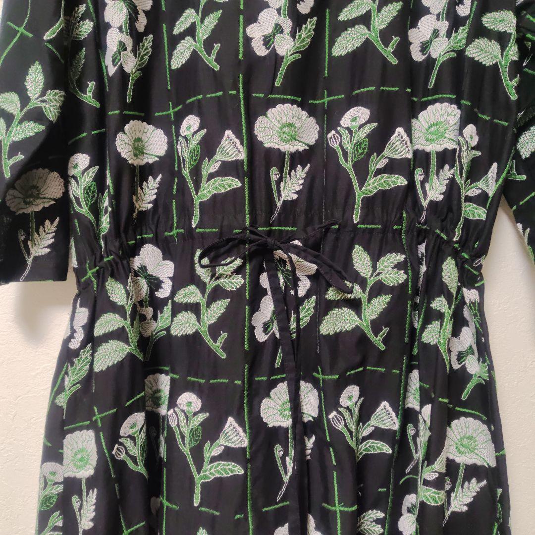 ビュルデサボン　花切手の刺繍フレアーワンピース