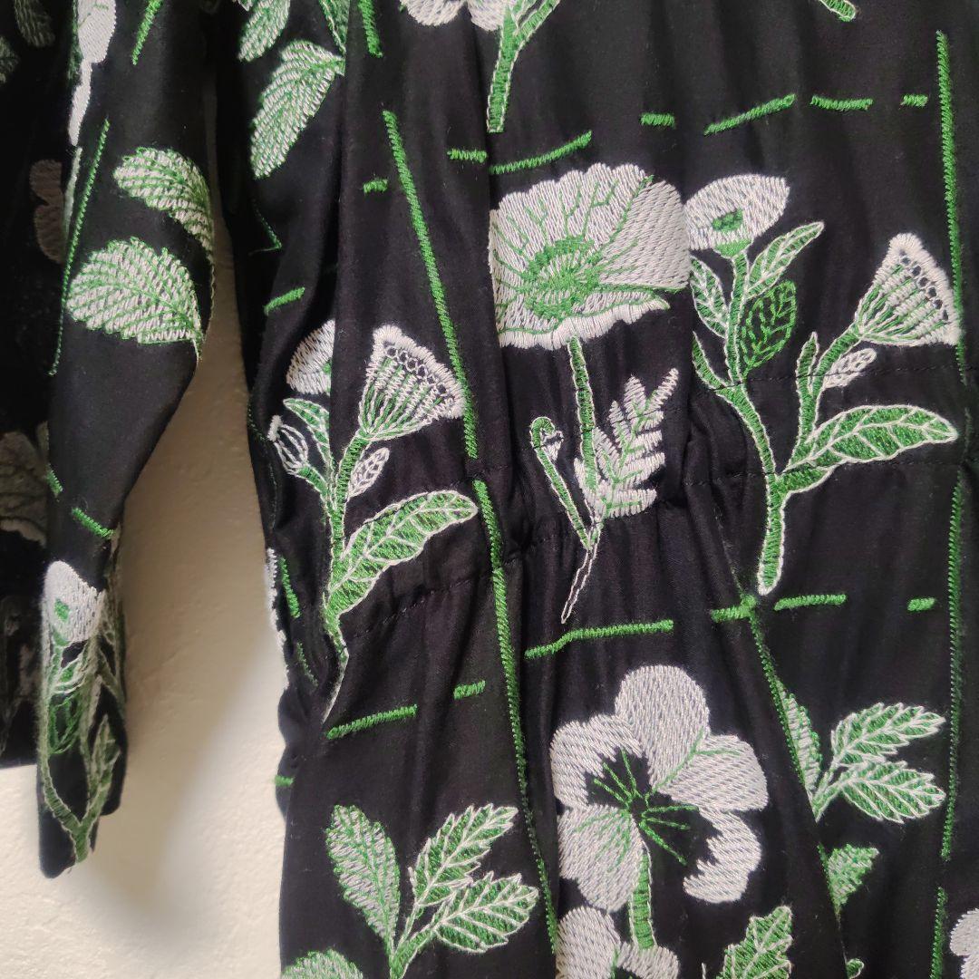 ビュルデサボン　花切手の刺繍フレアーワンピース