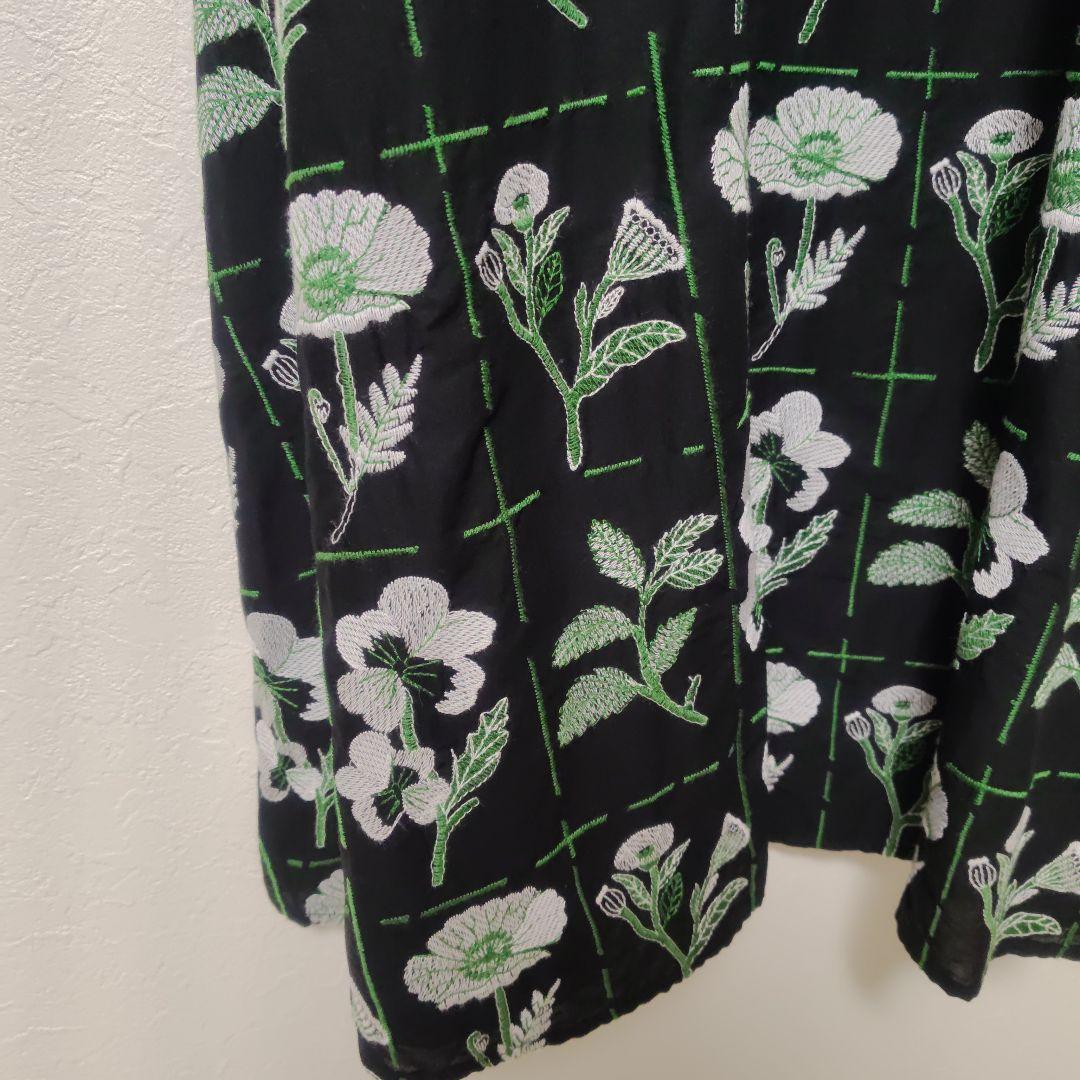 ビュルデサボン　花切手の刺繍フレアーワンピース