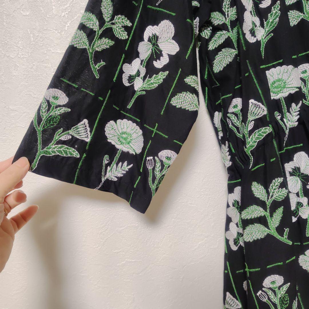 ビュルデサボン　花切手の刺繍フレアーワンピース