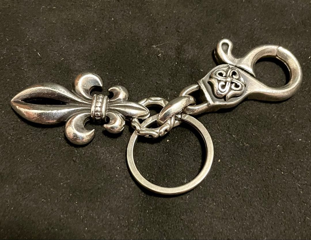 シンズ スカルプチャー　リリー キーチェーン