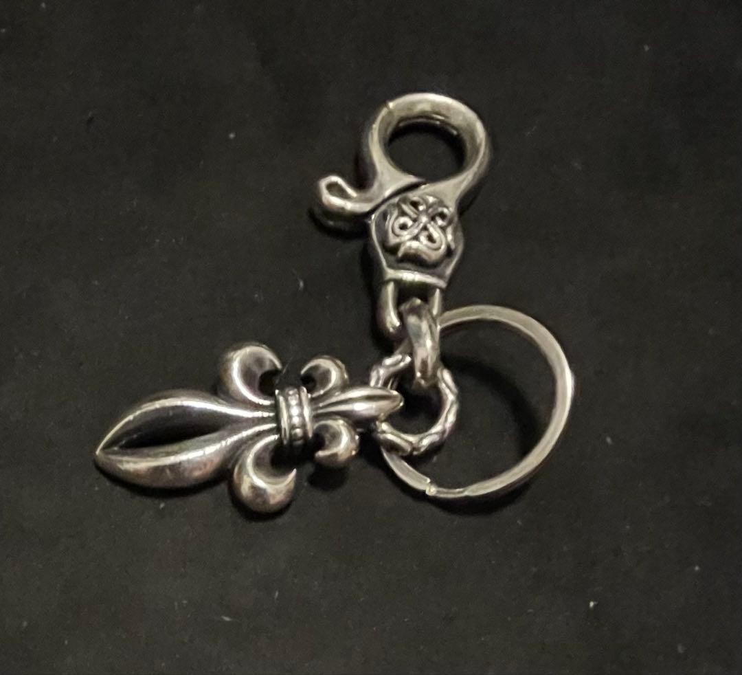 シンズ スカルプチャー　リリー キーチェーン