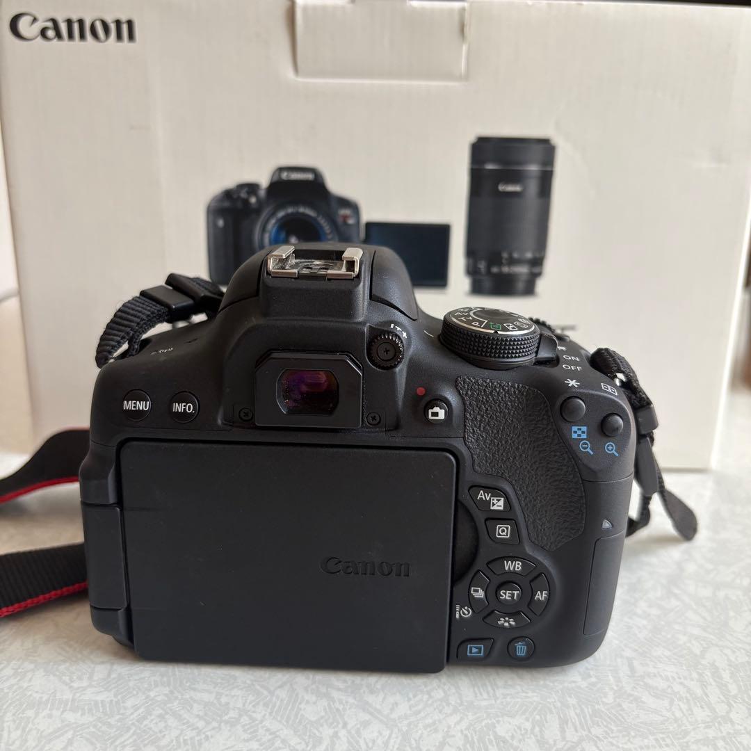 Canon EOS Kiss X8i ダブルズームキット