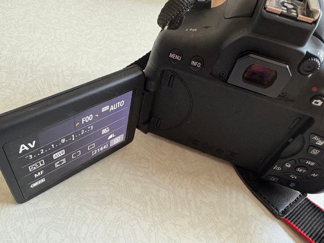 Canon EOS Kiss X8i ダブルズームキット