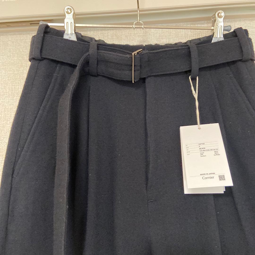 コルニエ　cornier wool silk nep belted pants