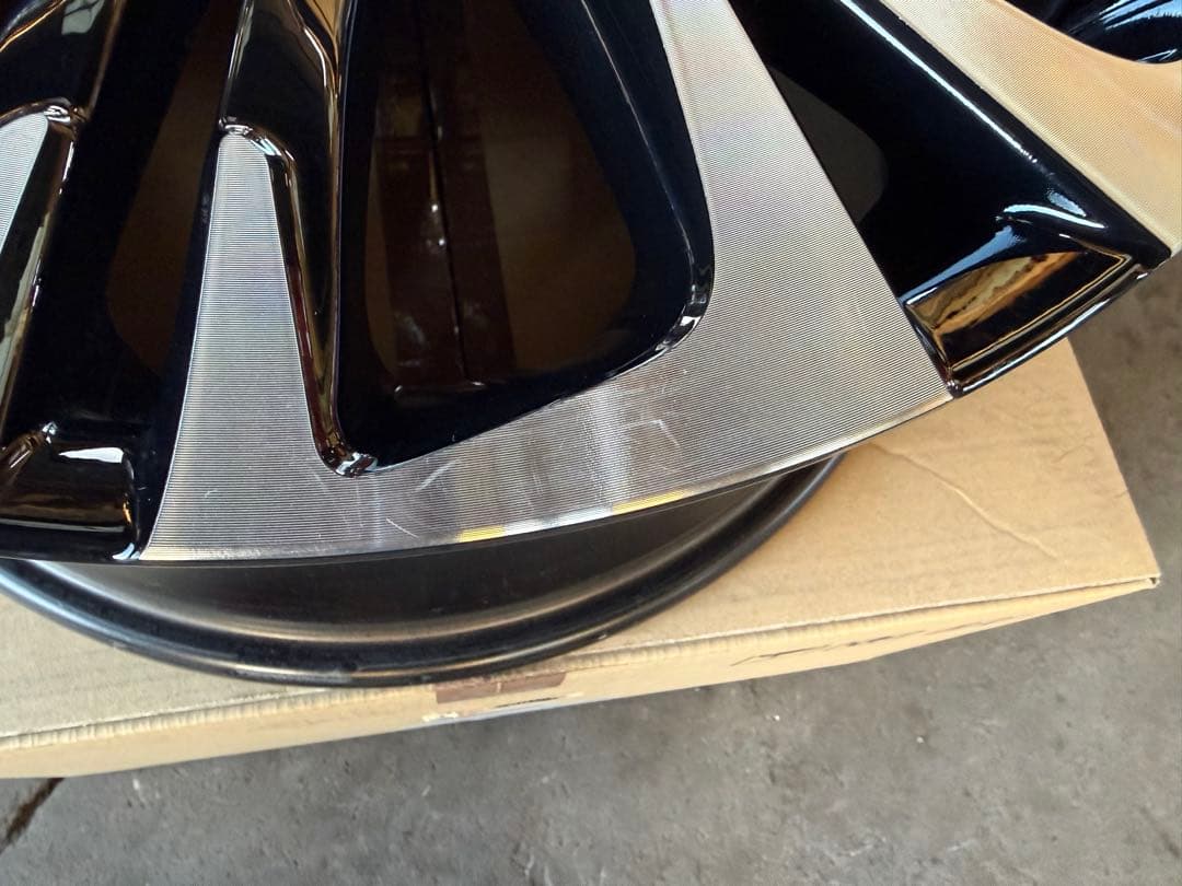 キョウヘイヤリスクロス　純正18インチ ガリキズ無　美品　使用少