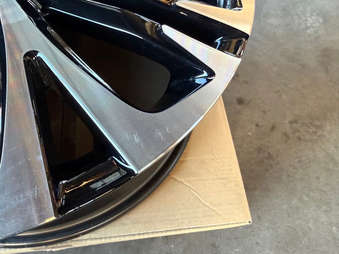 キョウヘイヤリスクロス　純正18インチ ガリキズ無　美品　使用少