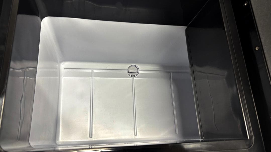 美品　アイリスオーヤマ　ポータブル冷蔵冷凍庫 IPD-4A 40L 2023年製