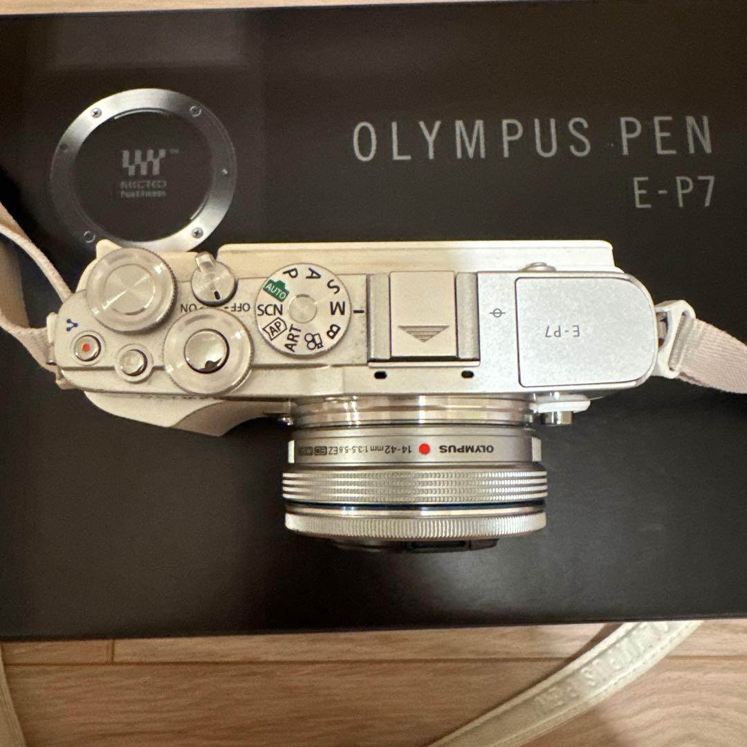 OLYMPUS PEN E-P7 ホワイト　本体(レンズキット)