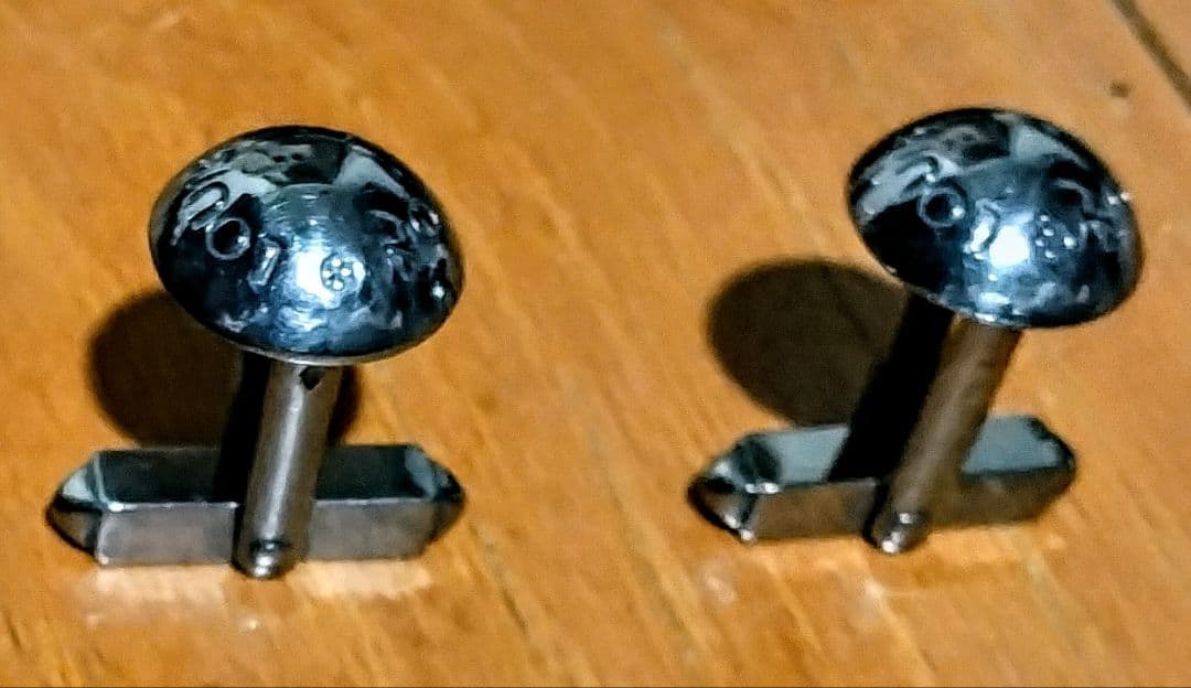 ルイヴィトン　ブラック球形カフスボタン