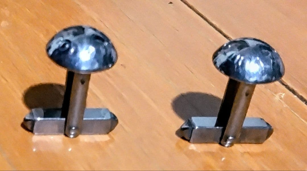 ルイヴィトン　ブラック球形カフスボタン