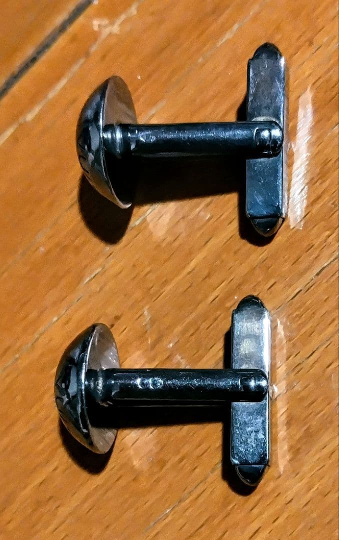 ルイヴィトン　ブラック球形カフスボタン