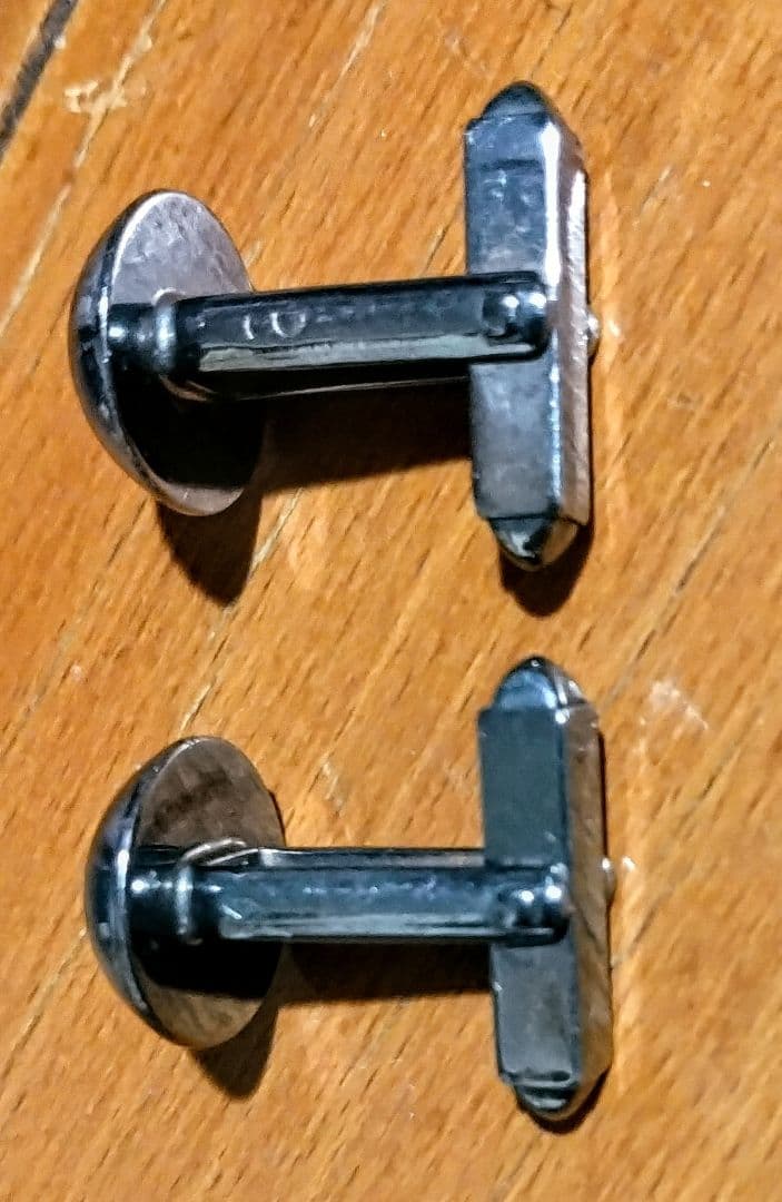 ルイヴィトン　ブラック球形カフスボタン