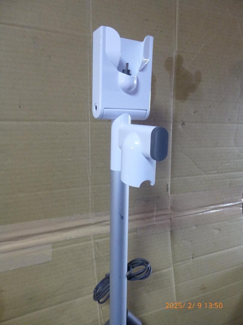 本日限り　ダイソンSV18　純正充電スタンド付き　エコモード43分　動作確認済み