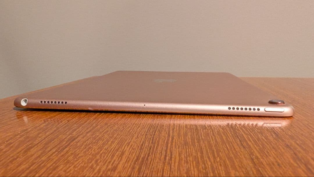 iPad Pro（10.5インチ）256GB　純正キーボード付