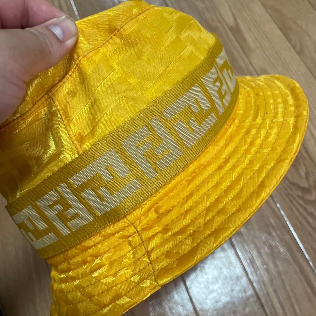 FENDI　ロゴ入りバケットハット Mサイズ 黄色