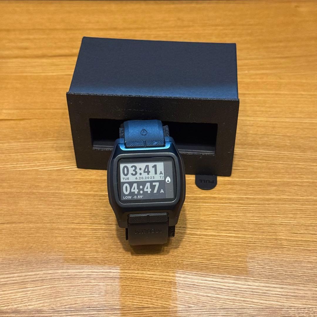 「NIXON/ニクソン」HIGH TIDE ALL BLACK