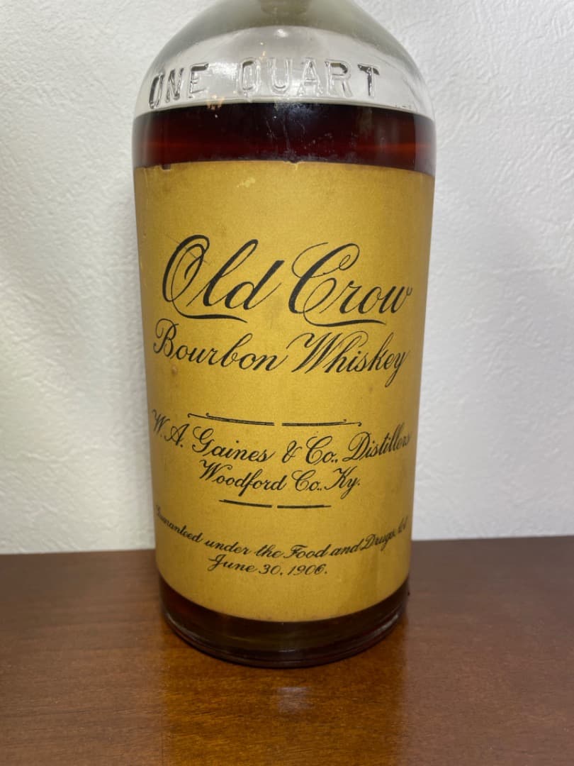 ★ Old Crow Bourbon Whiskey 1 Quart ★