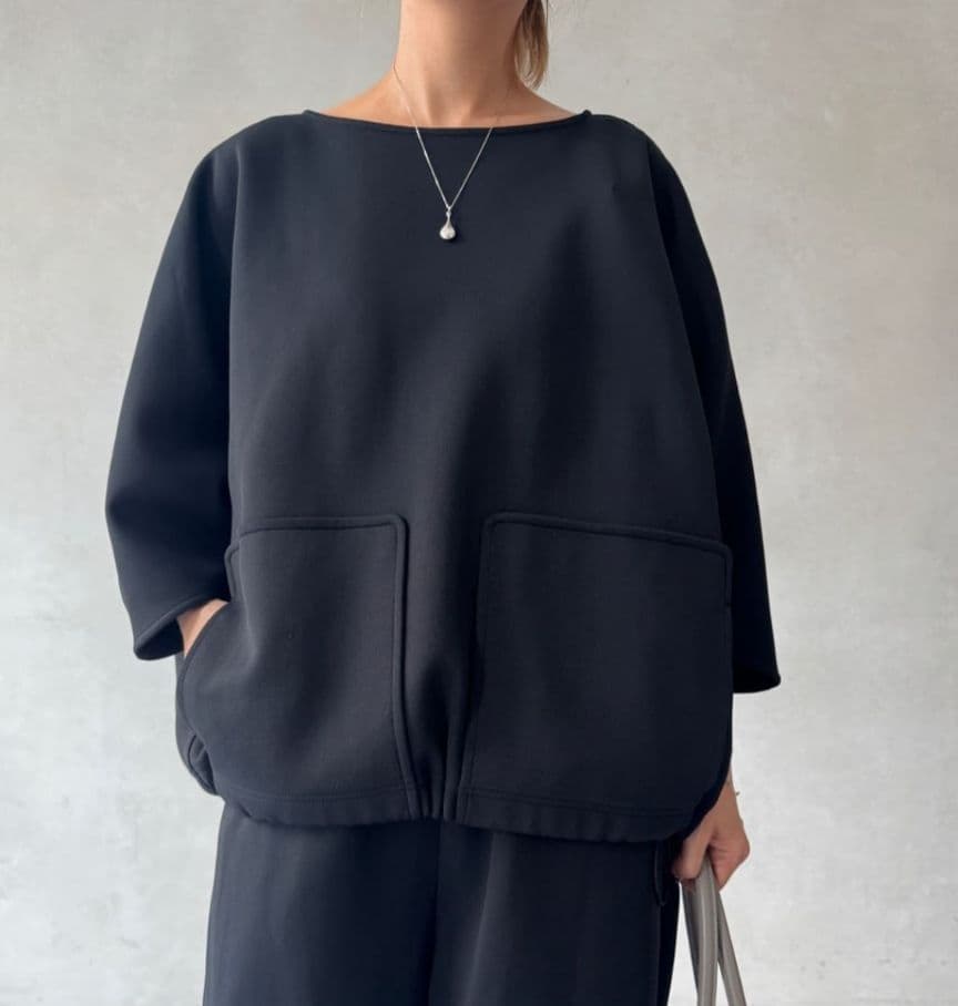 2.2万　今季新品ビアズリー　リップルダンボール トップス　黒ガリャルダガランテ