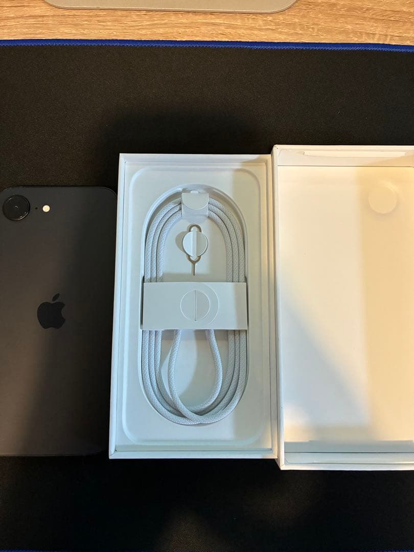 Apple iPhone 16e ブラック 本体 128GB