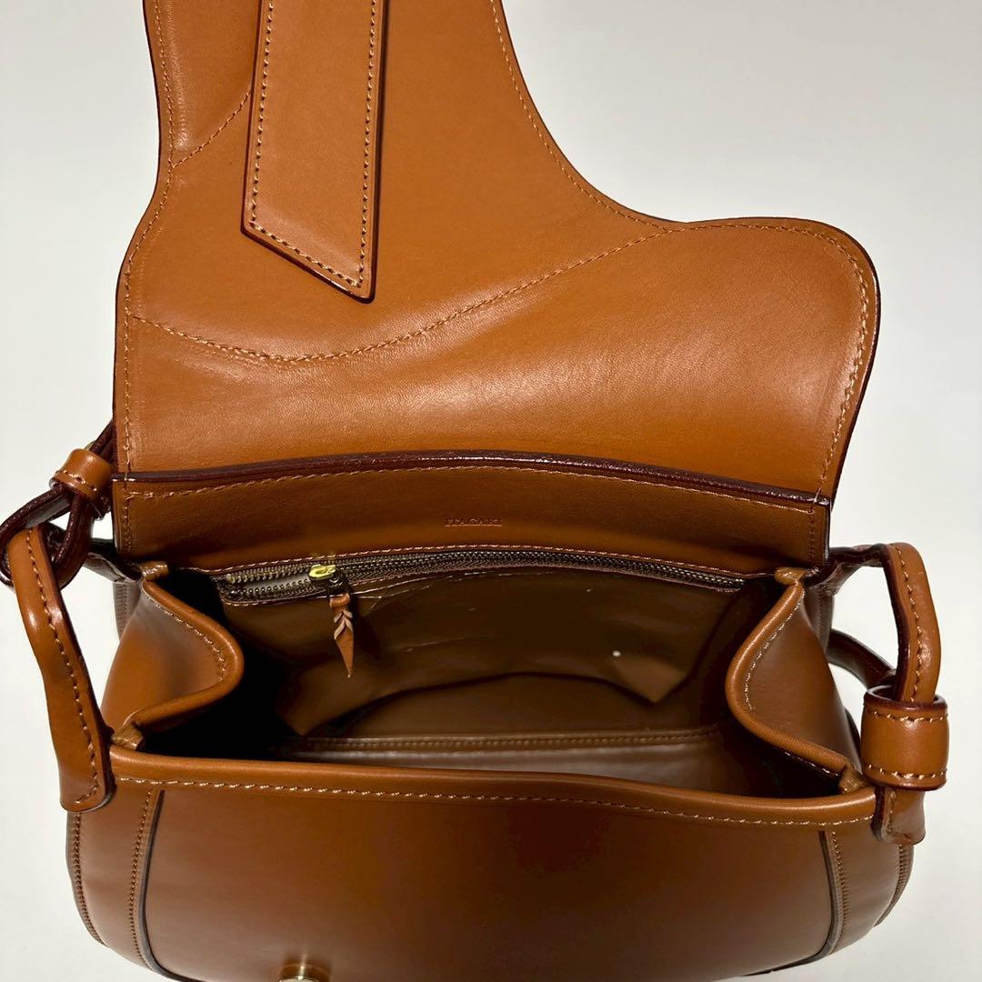 p29【美品】イタガキ　レザー　鞍　くら　サドルバッグ　替えショルダー付