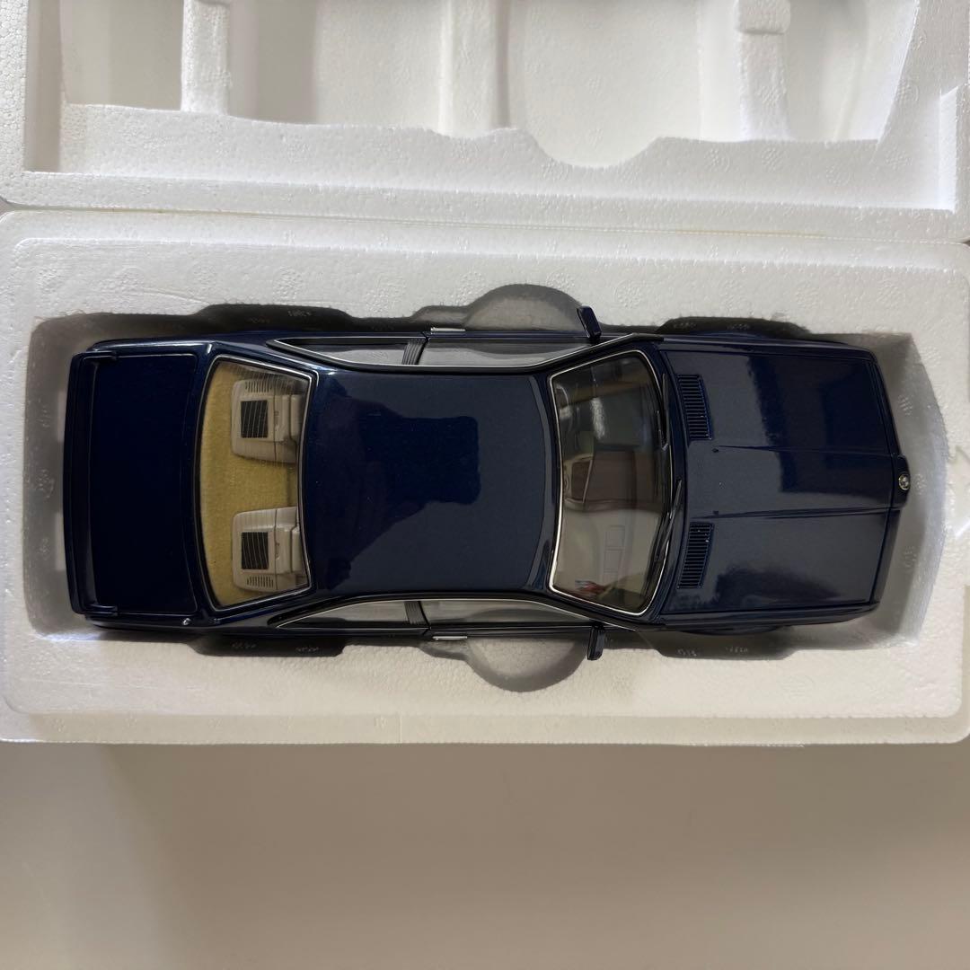 【新品】オートアート  M 635 CSi 紺メタ　1/18