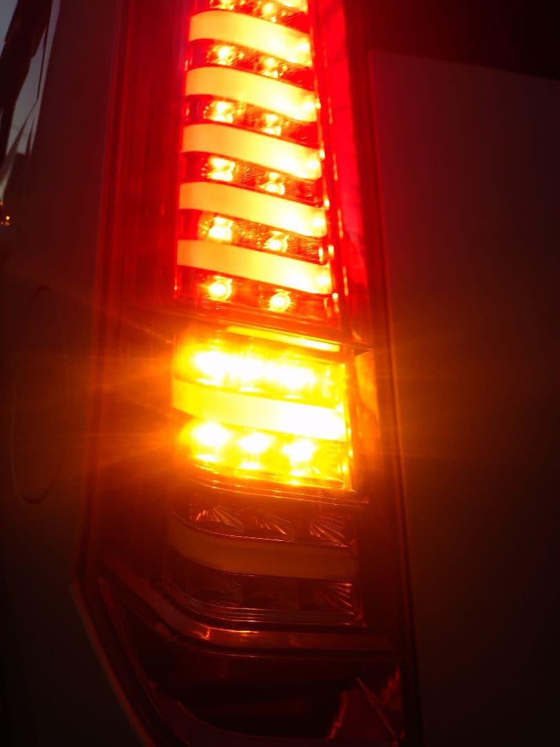 ワゴンR MH23Sテールランプ レッド/クリア