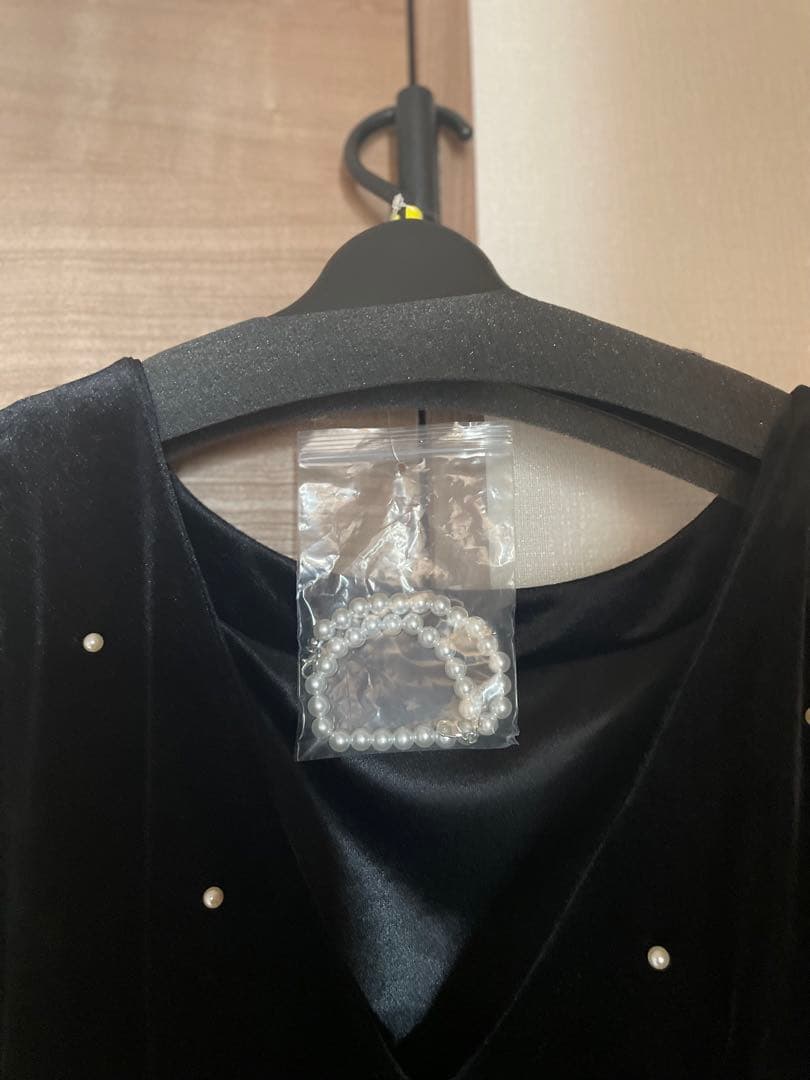 Ameri BACK OPEN PEARL VELOUR DRESS ブラックS