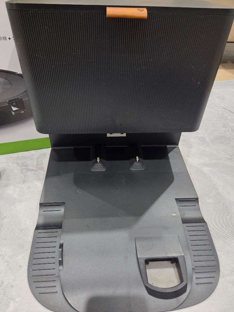 iRobot Roomba j7+ ルンバ　掃除機本体