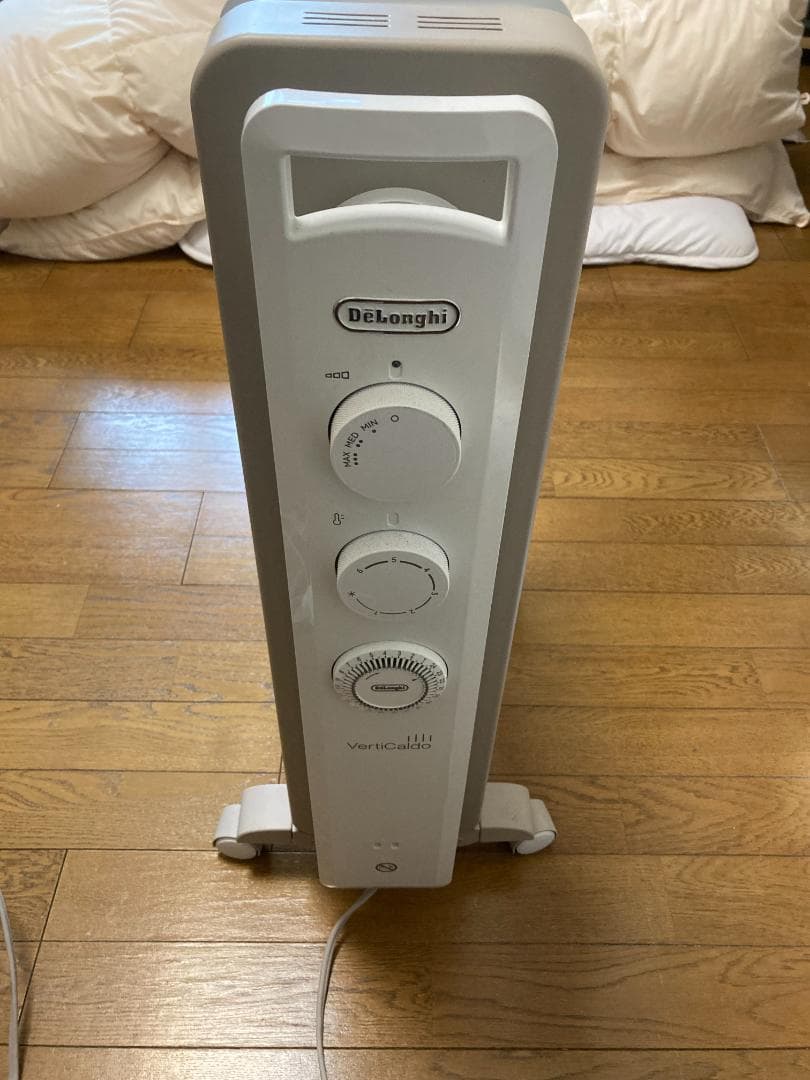 デロンギ ヴェルティカルド RHJ21F0812-WH オイルヒーター