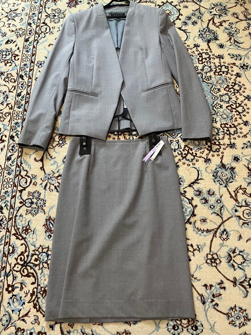 セオリースーツ♦︎ライトグレー♦︎サイズ2