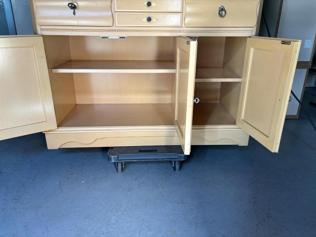 しほ アメリカ製、LYNN HOLLYN リンホーリン 食器棚 ・ 飾り棚