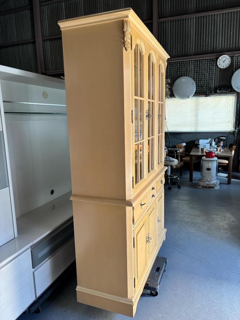 しほ アメリカ製、LYNN HOLLYN リンホーリン 食器棚 ・ 飾り棚