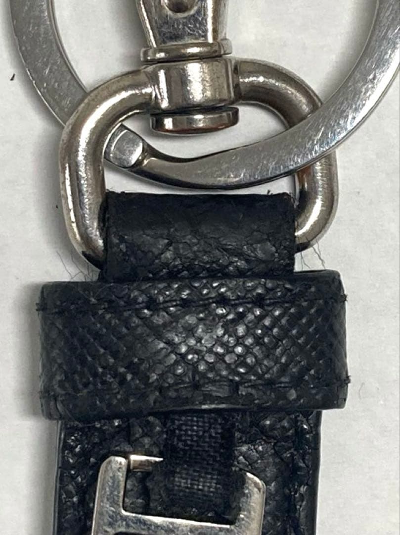 PRADA プラダ　サフィアーノ　シルバー金具　キーホルダー　キーリング