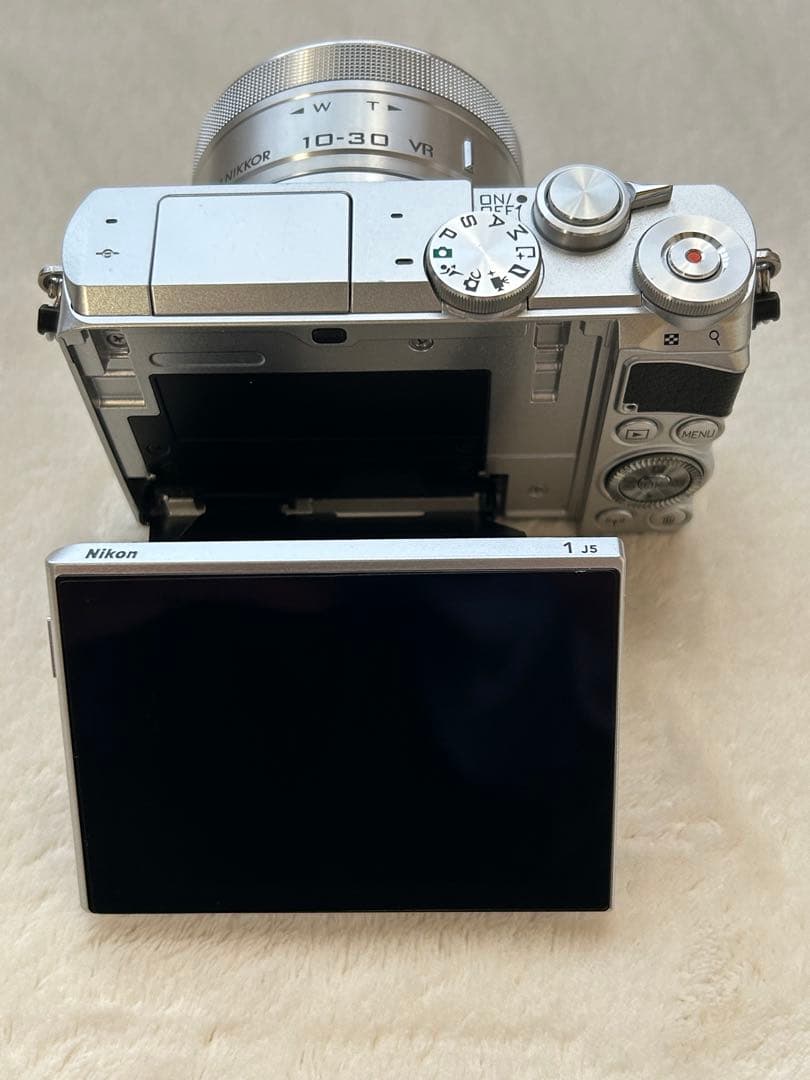 Nikon1 J5 シルバー レンズキット