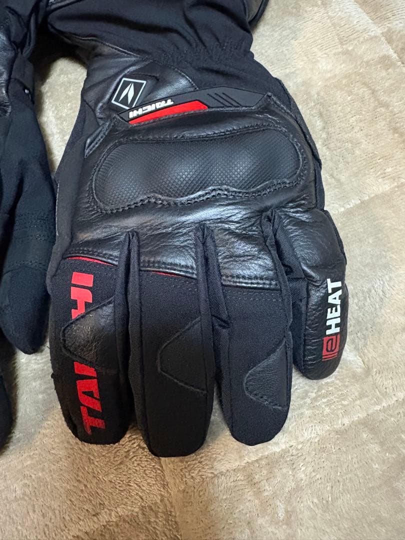 RS タイチ　e-heat電熱グローブ 防水