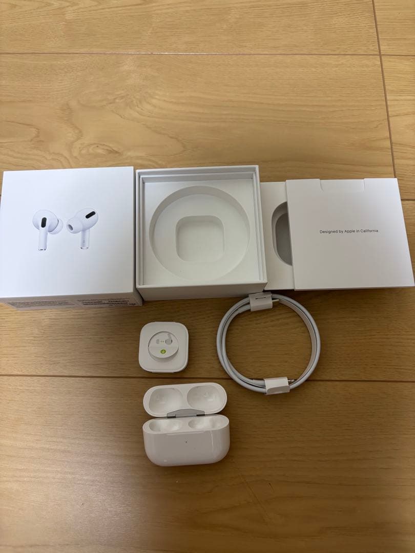 Apple AirPods Pro 未使用品（充電ケース、ケーブル）
