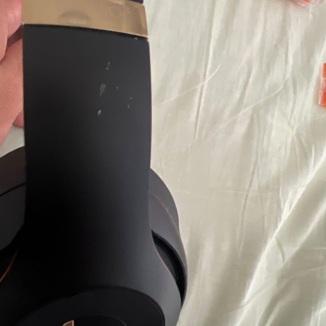 Beats ワイヤレスヘッドホン ブラック/ブラウン