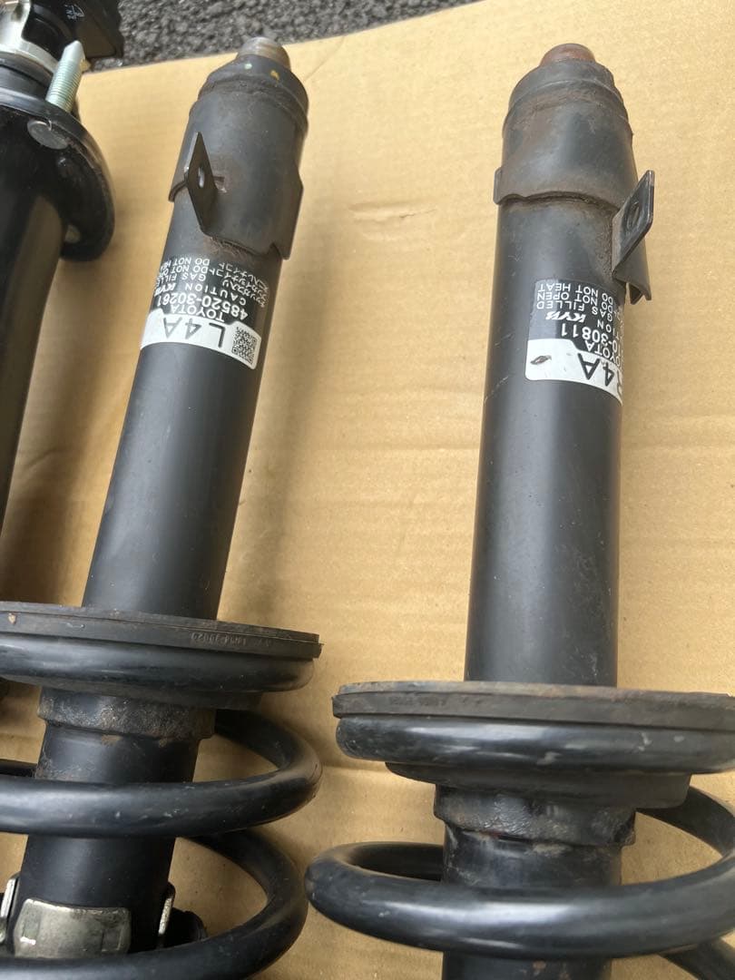 クラウンアスリート2.5アニバーサリーエディション　純正　サスペンションキット