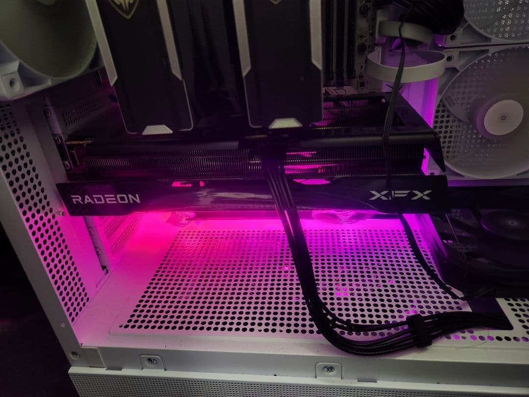 グラフィックボード・グラボ・ビデオカード XFX RX 9600 XT OC Gaming Edition 16GB