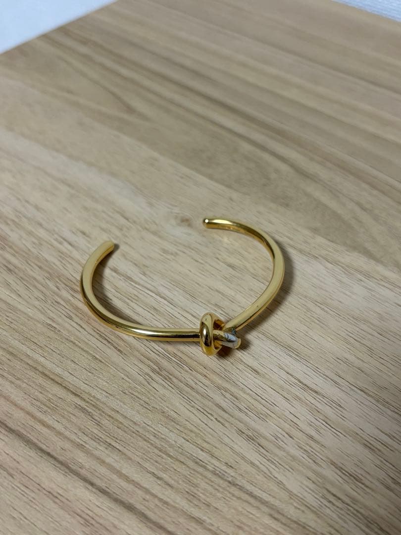 CELINE ノット エクストラシンブレスレット（ゴールド）