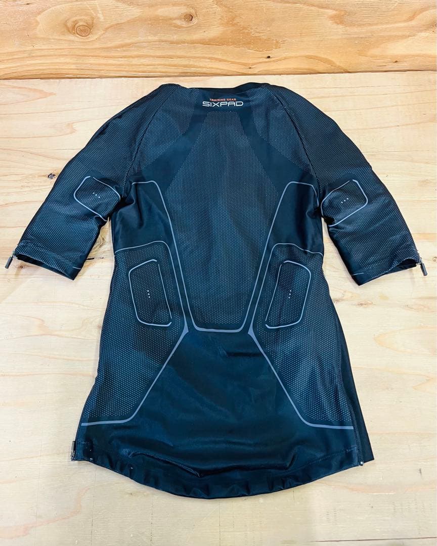未使用に近い SIXPAD パワースーツ レディース トップ＆ボトム Mサイズ