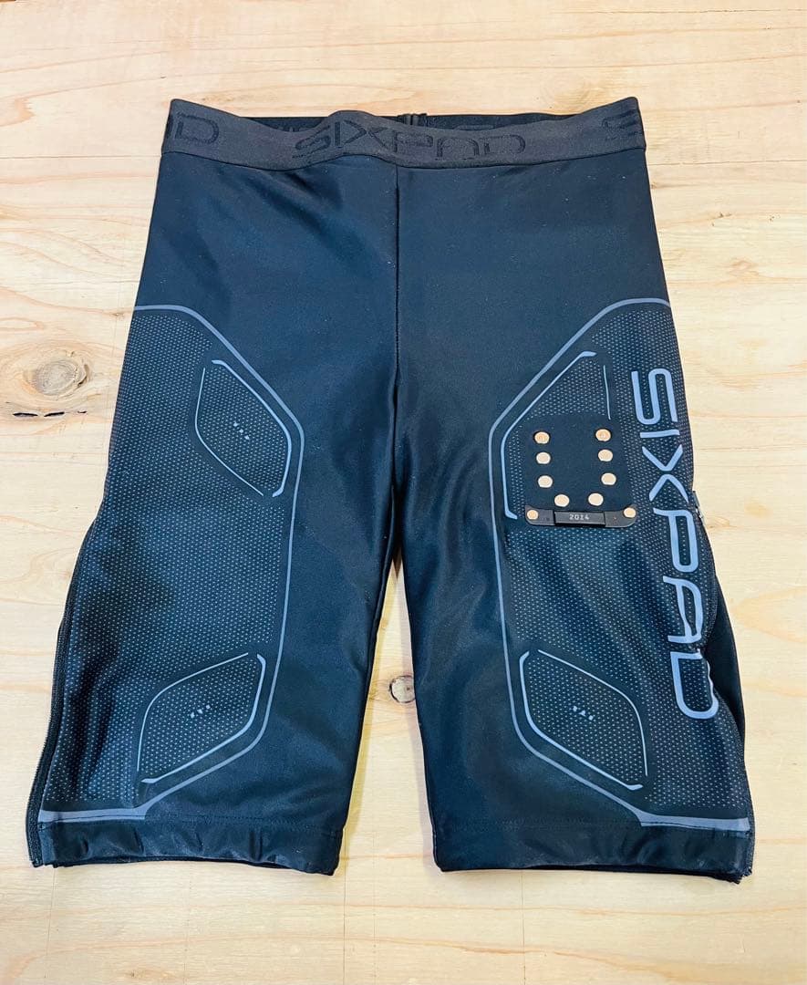 未使用に近い SIXPAD パワースーツ レディース トップ＆ボトム Mサイズ