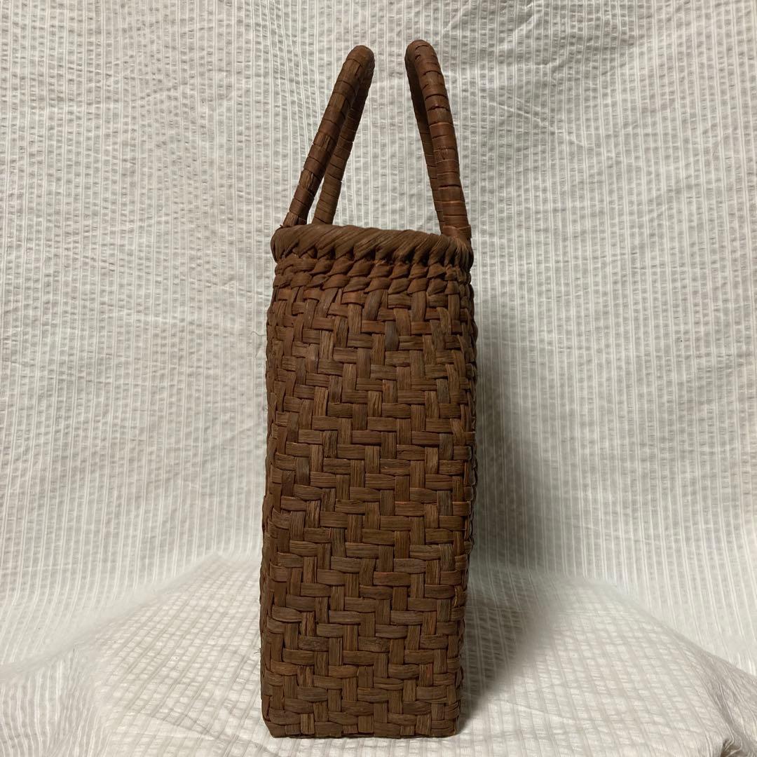 【小ぶり︎タイプ】メルカリ特別価格　色育つ１番皮沢皮　国産信州山葡萄籠　網代編